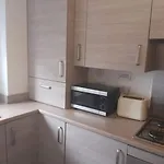 City, Celtic Park & Emirates Stadium Apartment, For Families Or Age Over 23